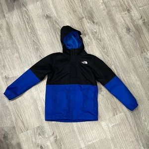 Boys Med (10/12) The Northface dryvent coat like new